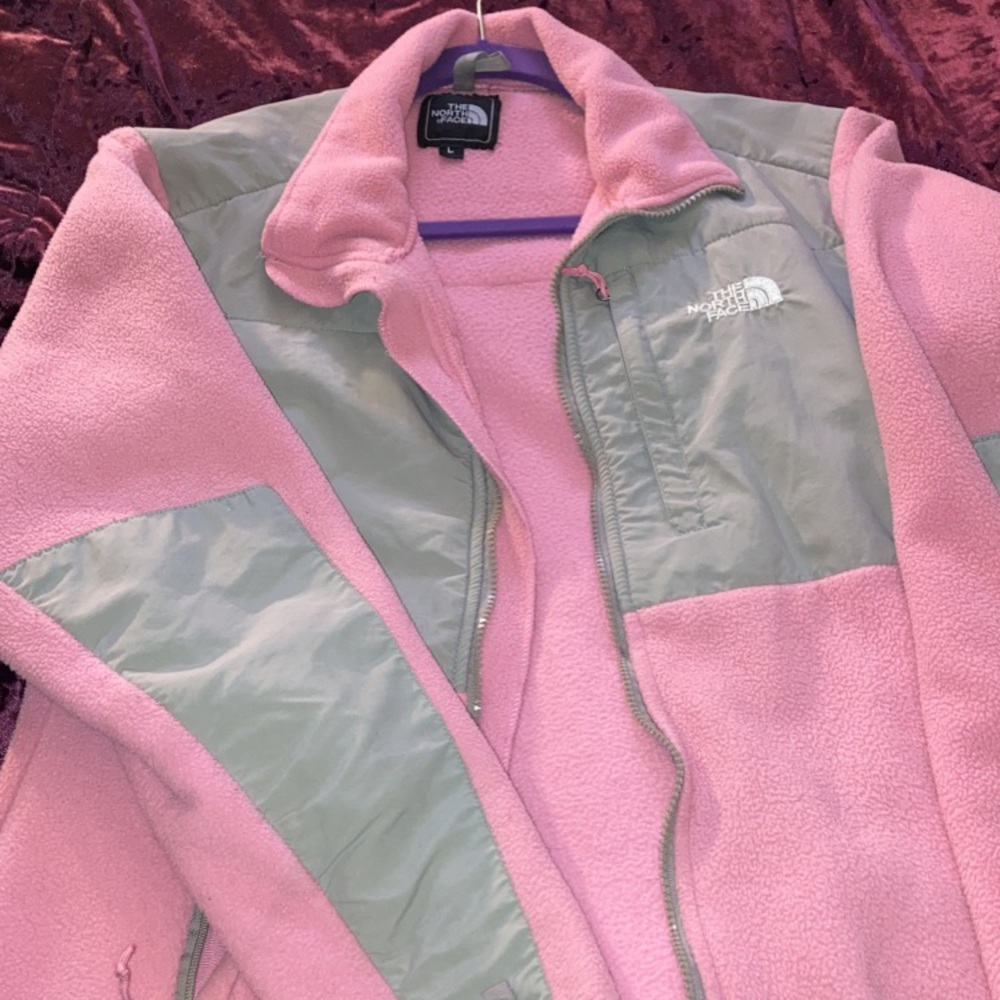 Only worn once a while ago Nd it no longer fits